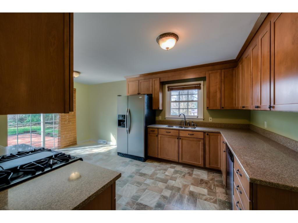 204 Tiffany Road Bristol, TN 37620 - Photo 6 of 28 Photo 6