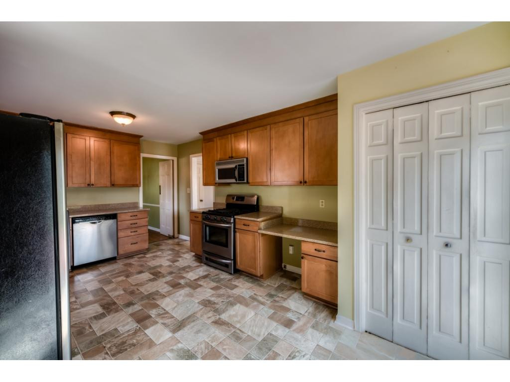 204 Tiffany Road Bristol, TN 37620 - Photo 7 of 28 Photo 7