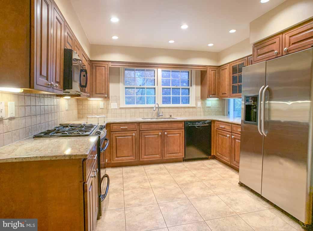 363 Richard Road Yardley, PA 19067 - Photo 22 of 52 Gallery Image 22