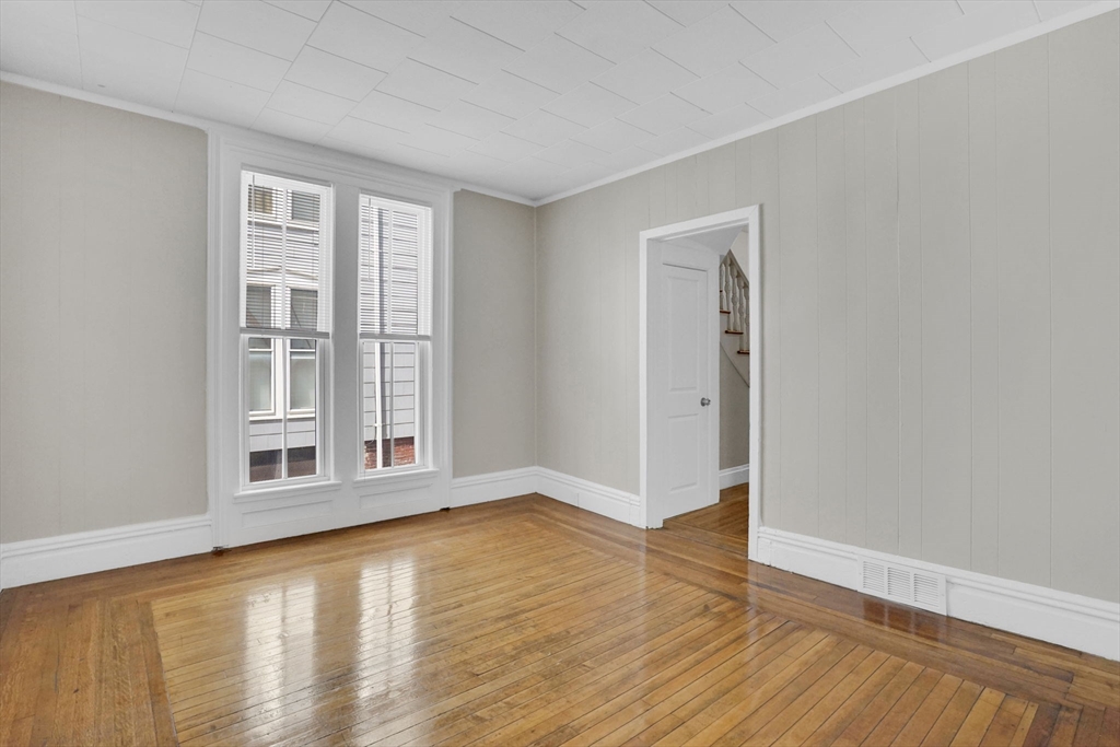 52 Thompson Street Springfield, MA 01109 - Photo 13 of 37 Gallery Image 13