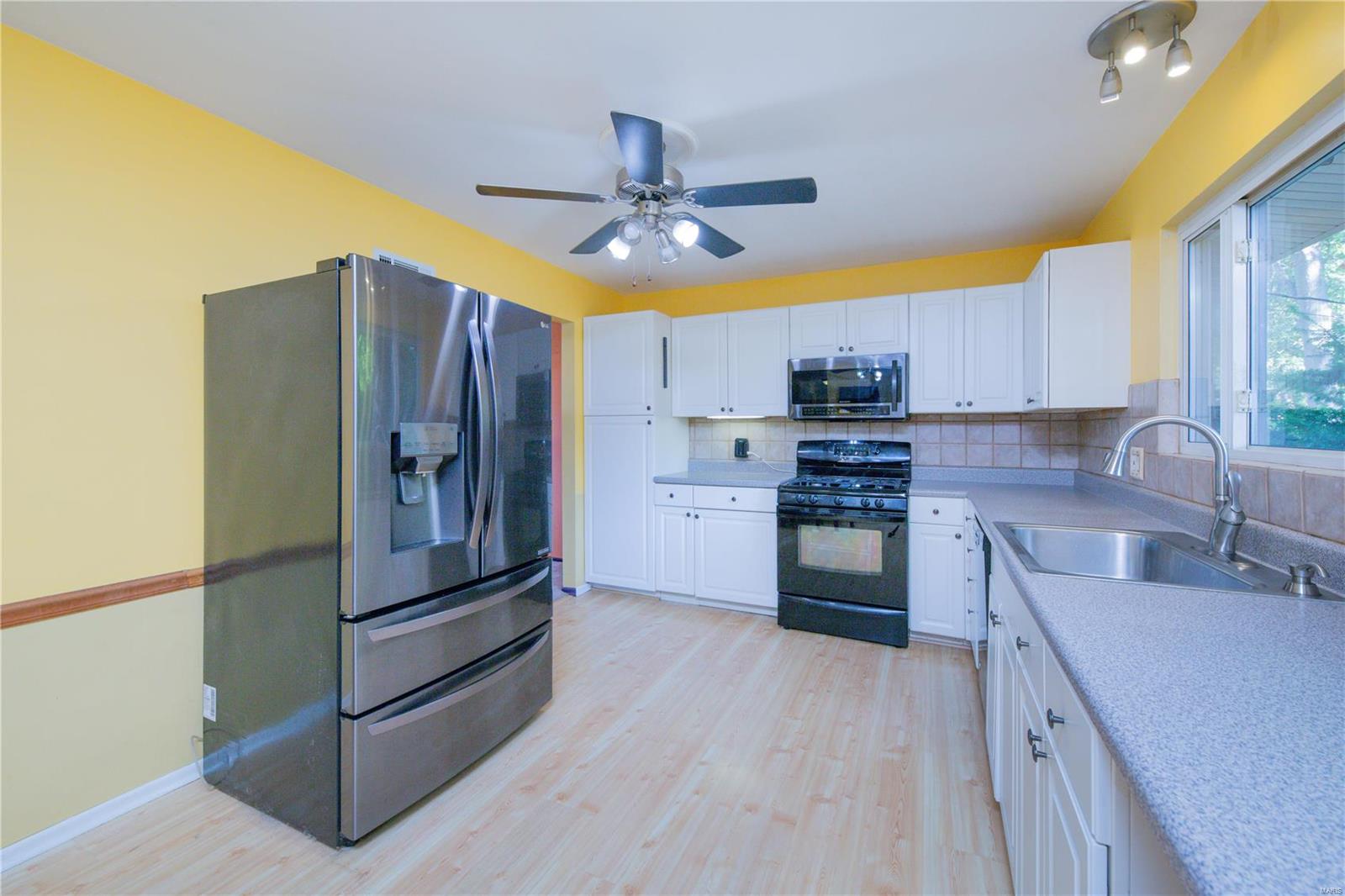 1306 Wyncrest Drive Ballwin, MO 63011 - Photo 9 of 20