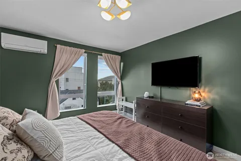 $785,000 | 806 Northwest 50th Street, Unit B, Seattle, WA 98107