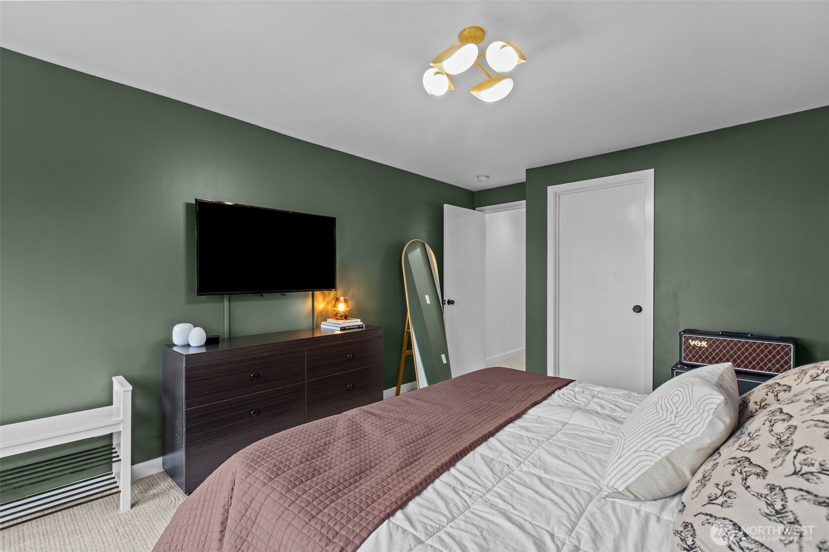 806 Northwest 50th Street, Unit B Seattle, WA 98107 - Photo 15 of 35