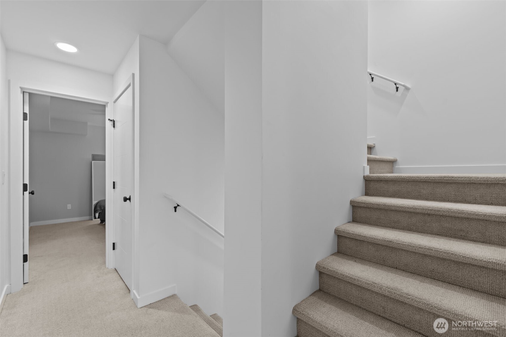 806 Northwest 50th Street, Unit B Seattle, WA 98107 - Photo 24 of 35