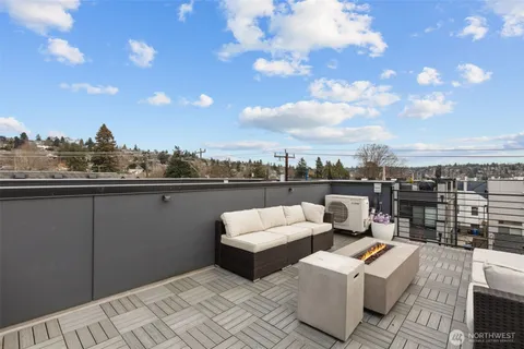 $785,000 | 806 Northwest 50th Street, Unit B, Seattle, WA 98107