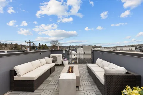 $785,000 | 806 Northwest 50th Street, Unit B, Seattle, WA 98107