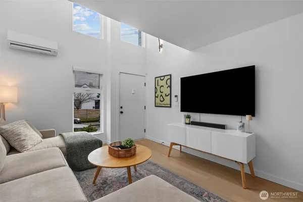 $759,950 | 806 Northwest 50th Street, Unit B, Seattle, WA 98107
