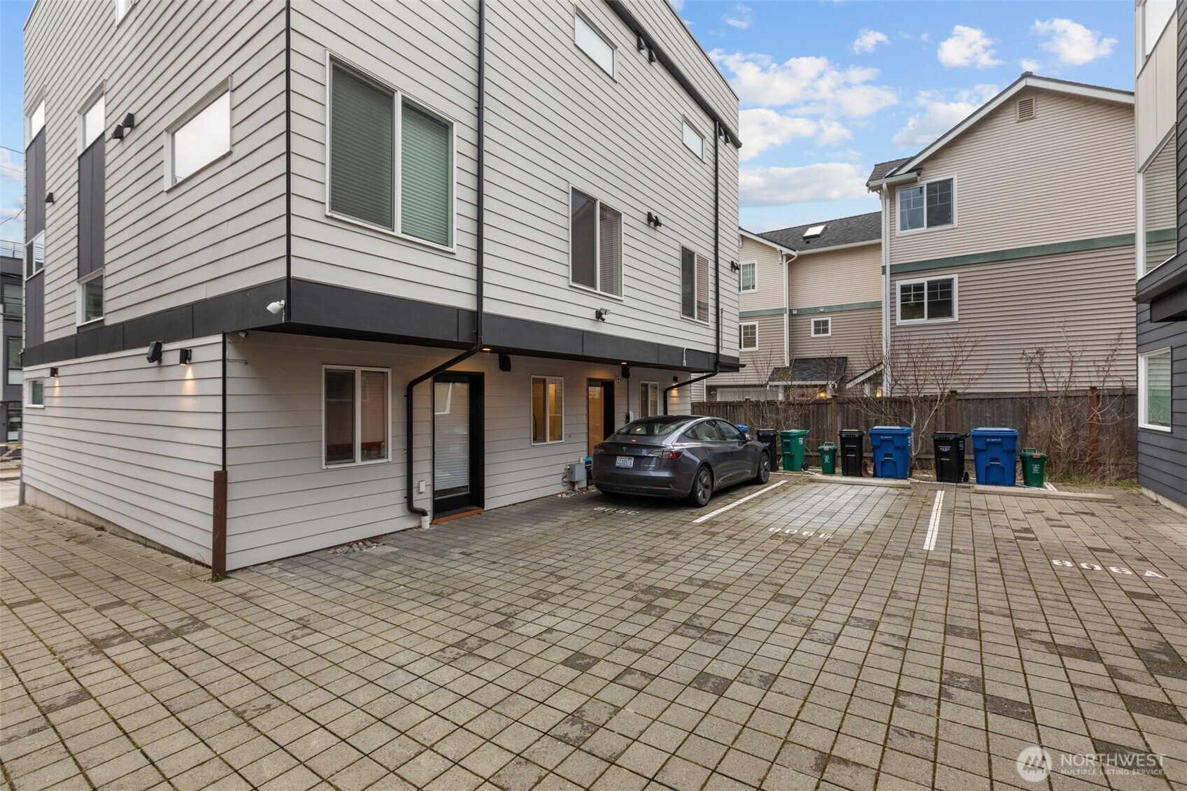806 Northwest 50th Street, Unit B Seattle, WA 98107 - Photo 31 of 35