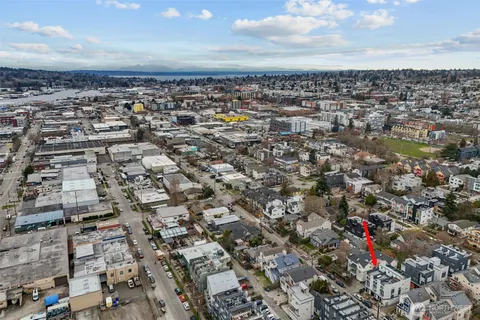 $785,000 | 806 Northwest 50th Street, Unit B, Seattle, WA 98107