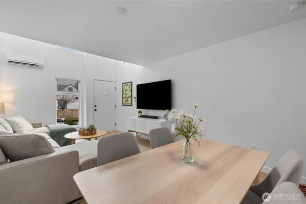 $759,950 | 806 Northwest 50th Street, Unit B, Seattle, WA 98107