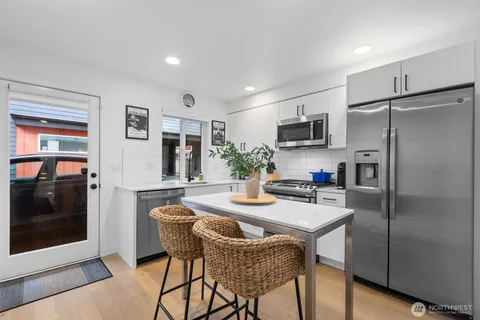 $785,000 | 806 Northwest 50th Street, Unit B, Seattle, WA 98107