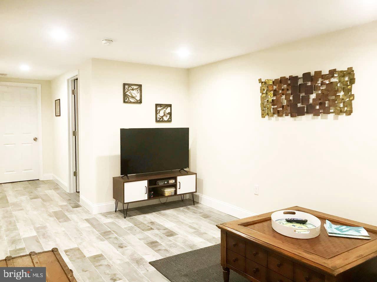 708 South 20th Street Philadelphia, PA 19146 - Photo 12 of 35