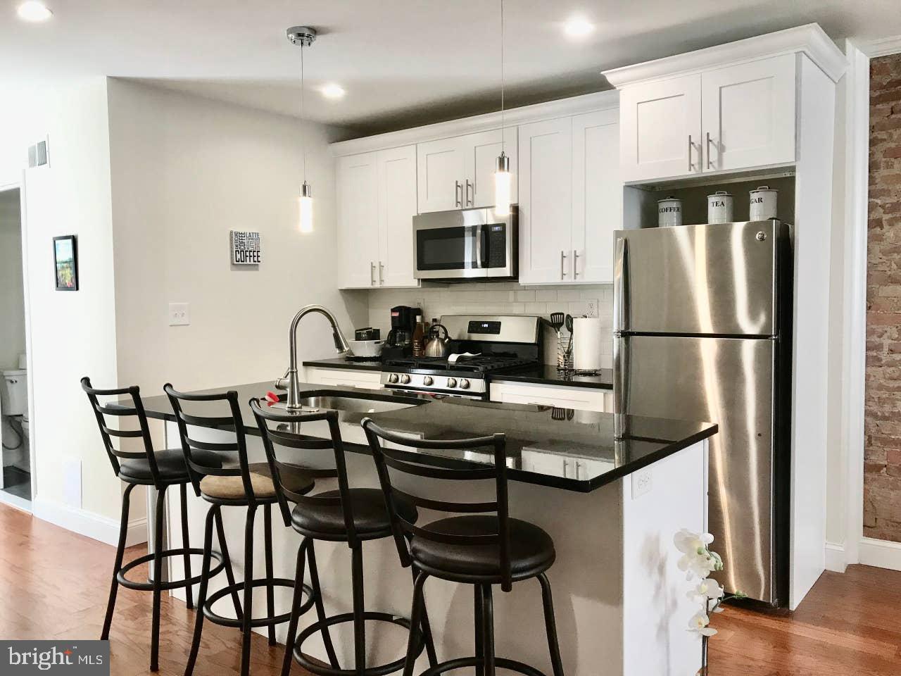 708 South 20th Street Philadelphia, PA 19146 - Photo 3 of 35