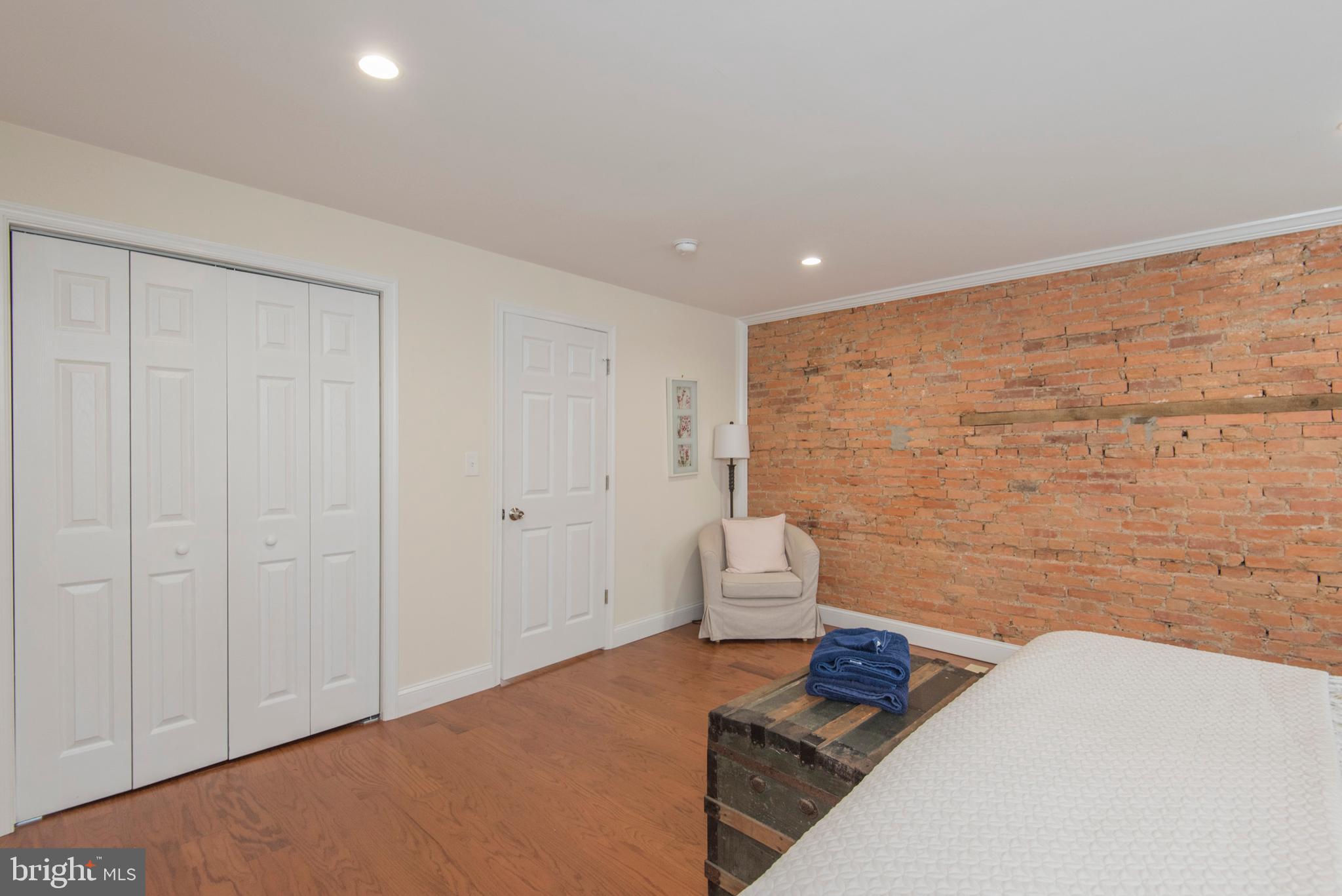 708 South 20th Street Philadelphia, PA 19146 - Photo 31 of 35