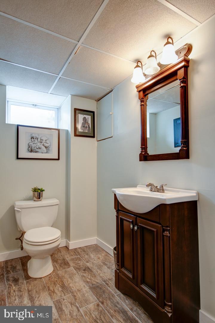 54 Fairhill Road Morton, PA 19070 - Photo 17 of 21 Powder Room