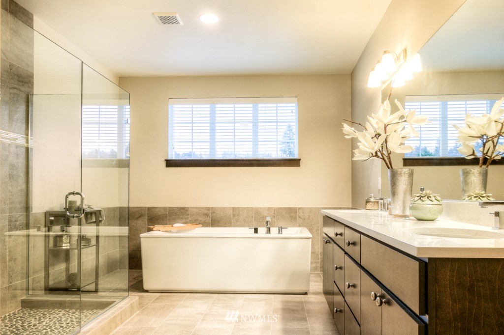 10035 Northeast 147th Street Bothell, WA 98011 - Photo 7 of 22