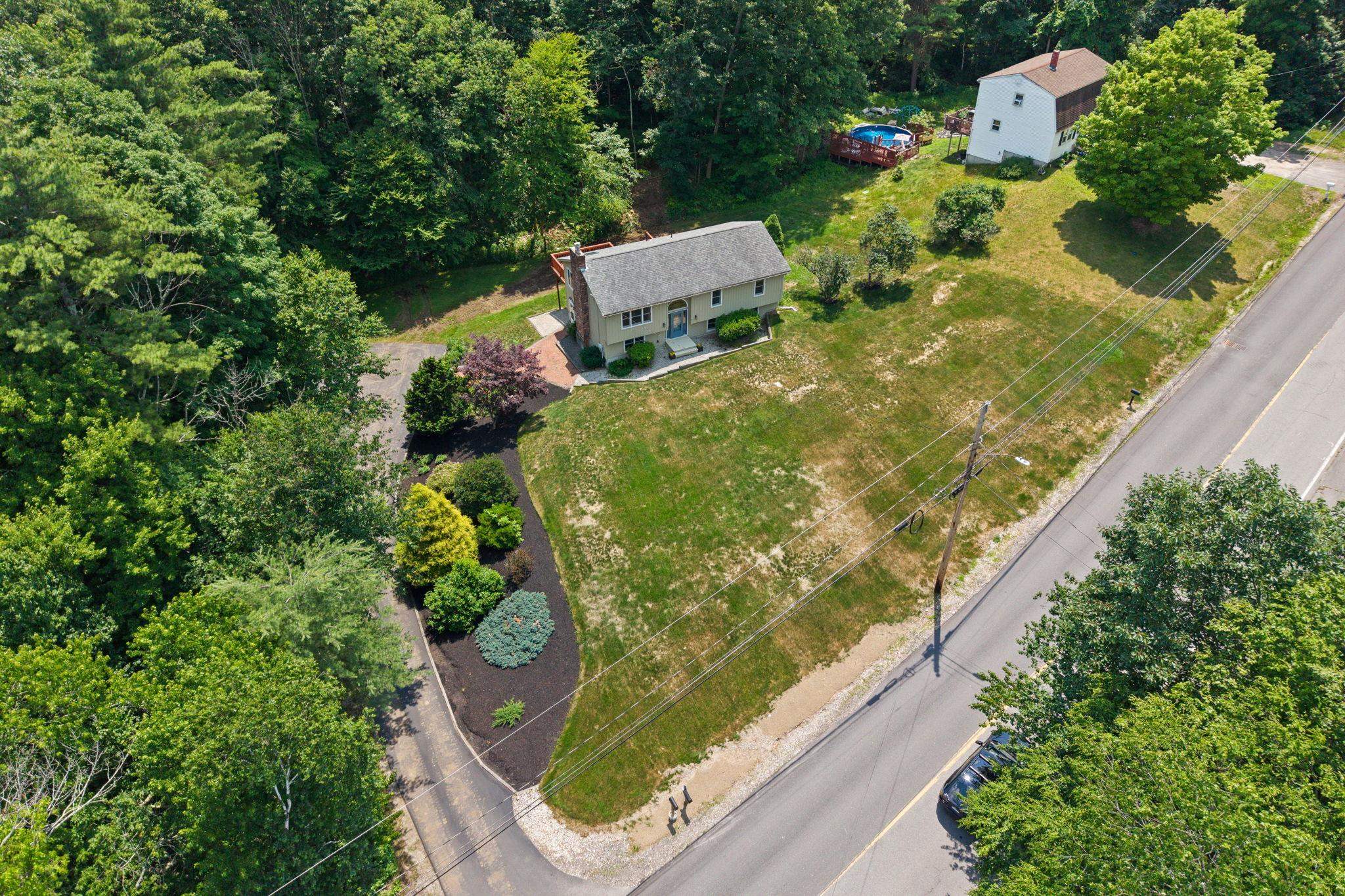 77 Tsienneto Road Derry, NH 03038 - Photo 11 of 57