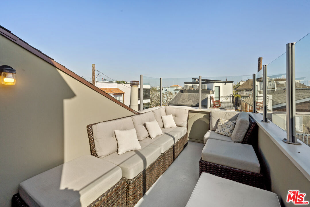 30 Voyage Street Marina del Rey, CA 90292 - Photo 18 of 21 a view of balcony with furniture
