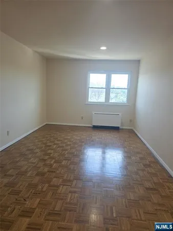 $3,490 | 1111 River Road, Unit F19, Edgewater, NJ 07020