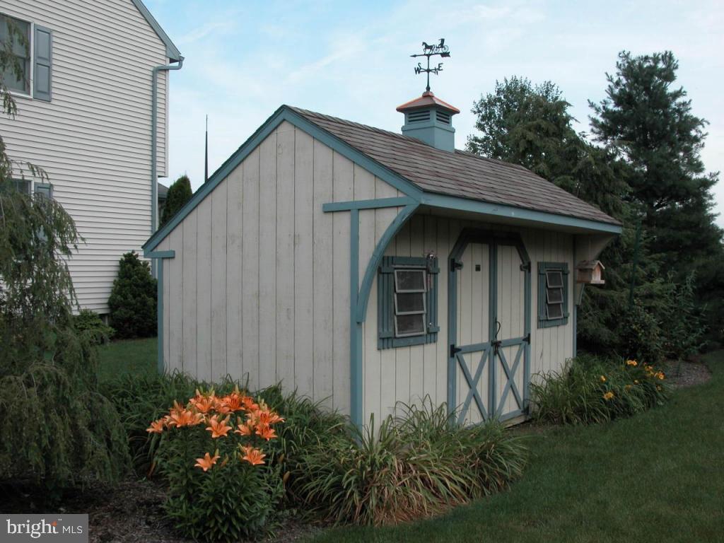 13 Ream Road, Unit 2 Stevens, PA 17578 - Photo 4 of 36 Gallery Image 4