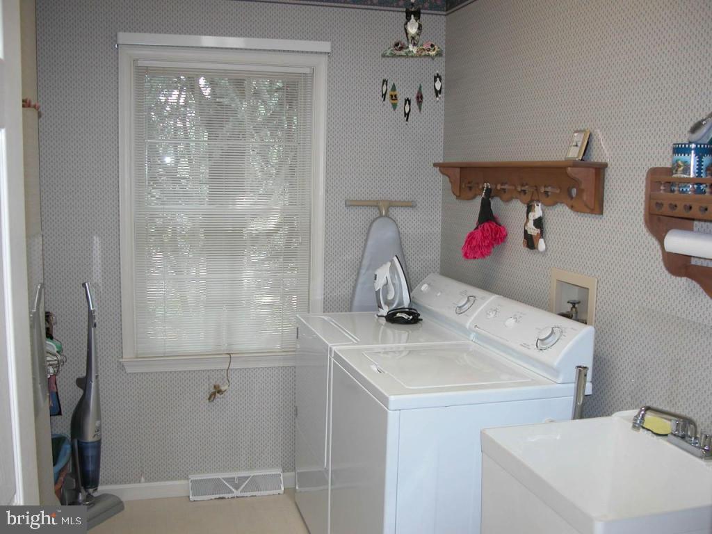 13 Ream Road, Unit 2 Stevens, PA 17578 - Photo 10 of 36 Gallery Image 10