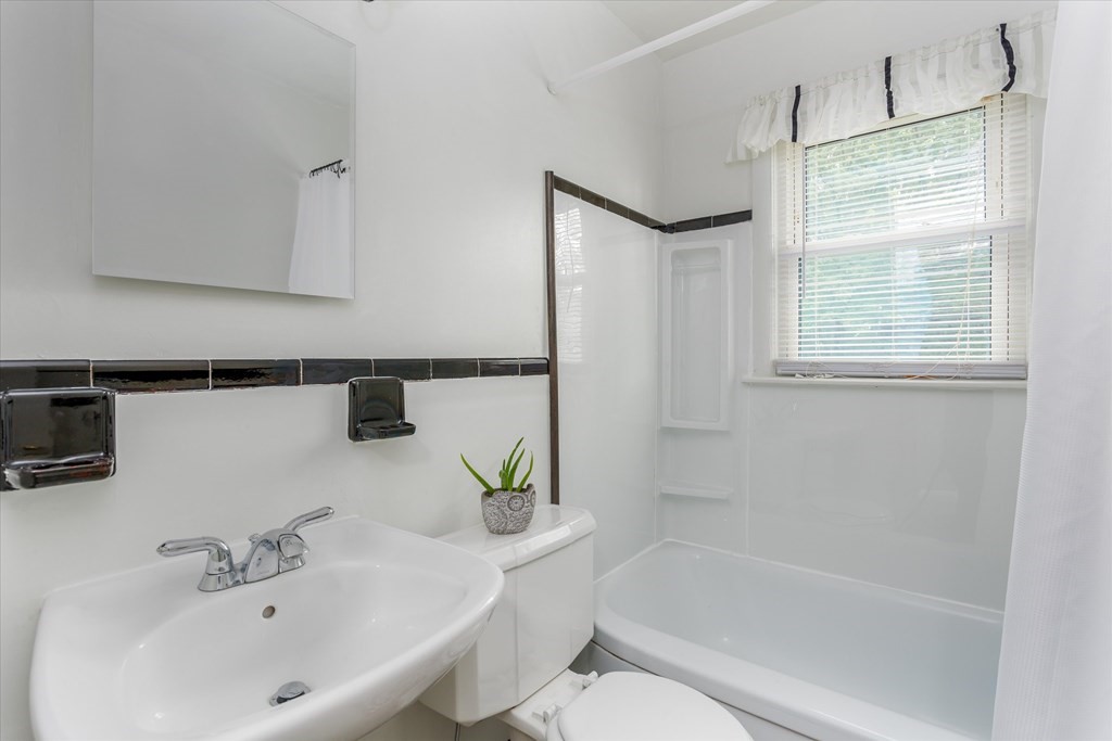 14 Wedgewood Road Worcester, MA 01602 - Photo 15 of 25 Gallery Image 15