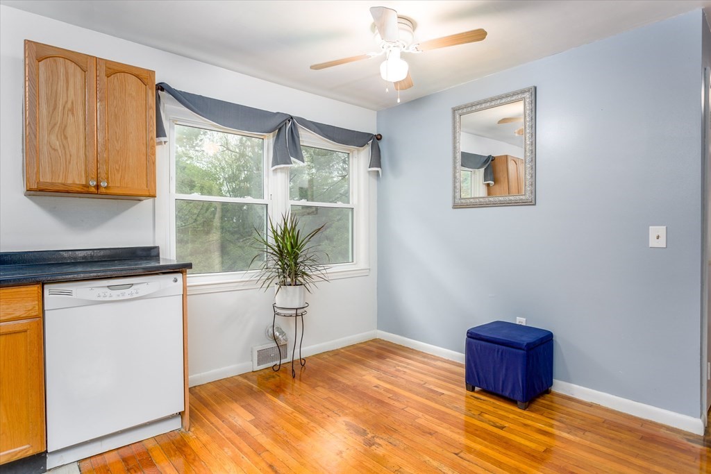 14 Wedgewood Road Worcester, MA 01602 - Photo 7 of 25 Gallery Image 7