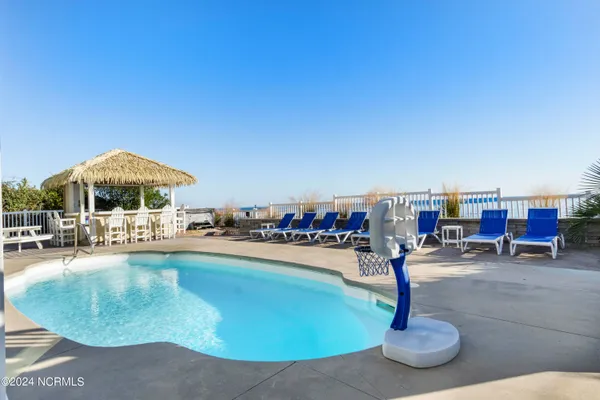 $4,390,000 | 7127 Ocean Drive, Emerald Isle, NC 28594