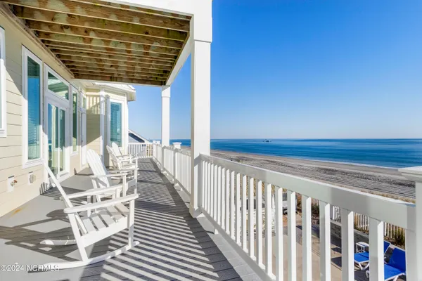 $4,390,000 | 7127 Ocean Drive, Emerald Isle, NC 28594