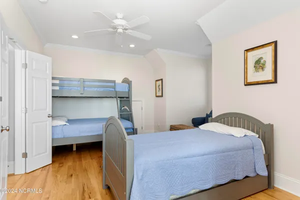 $4,390,000 | 7127 Ocean Drive, Emerald Isle, NC 28594