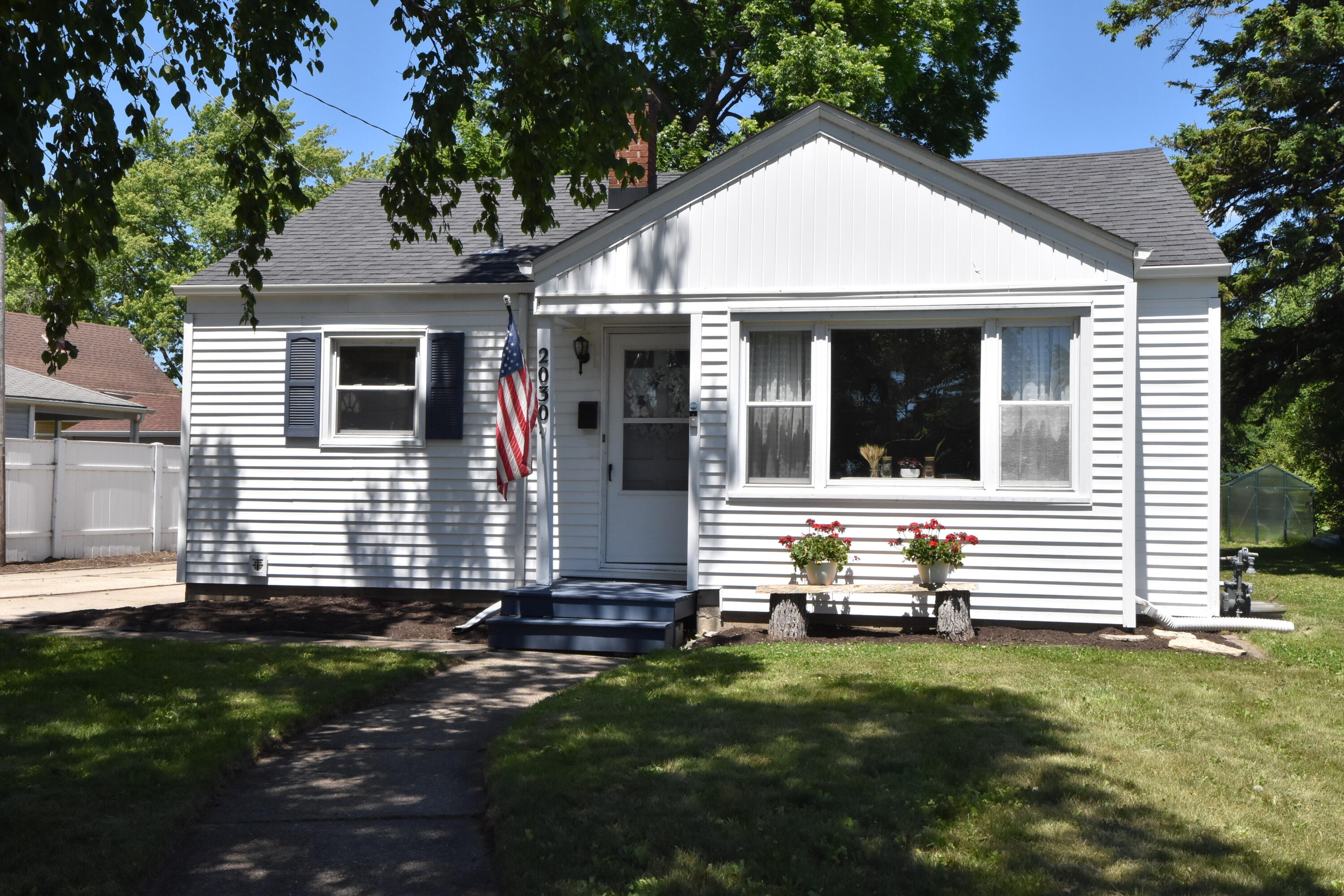2030 Webster Street Racine, WI 53403 - Photo 32 of 32 Front