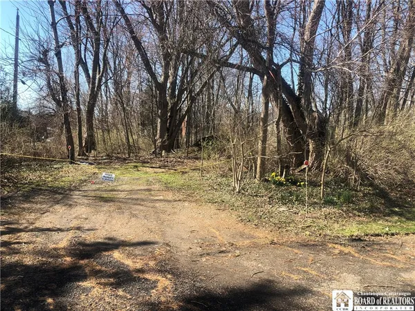 $12,900 | 0 Middlesex Drive, Pomfret, NY 14063