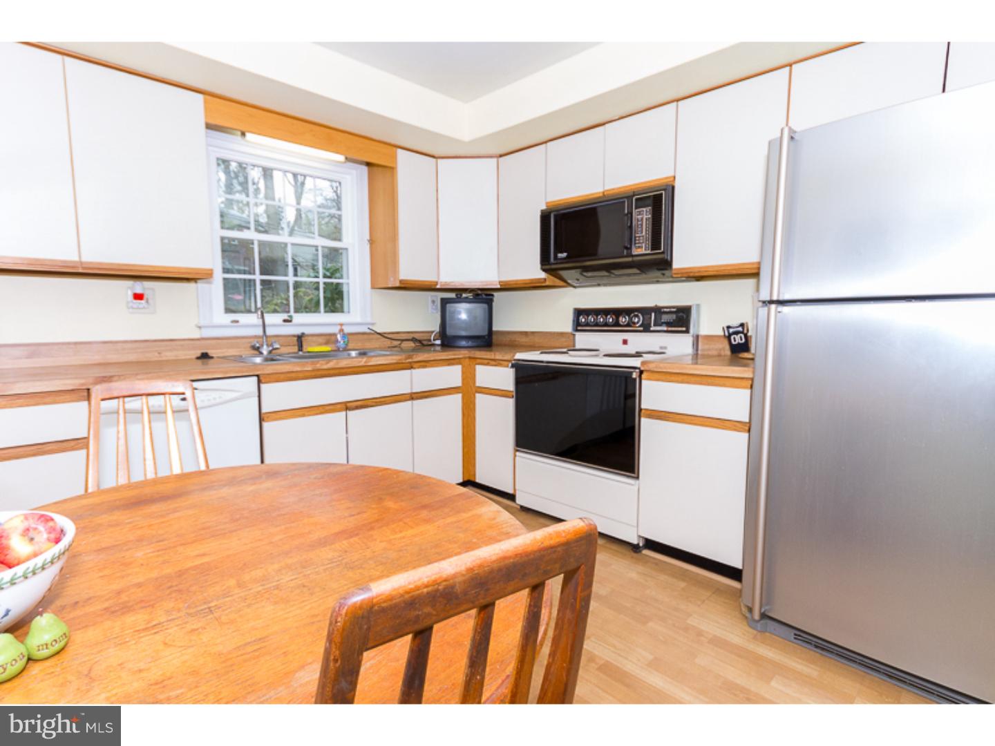 94 Oakford Road Wayne, PA 19087 - Photo 12 of 24 Kitchen