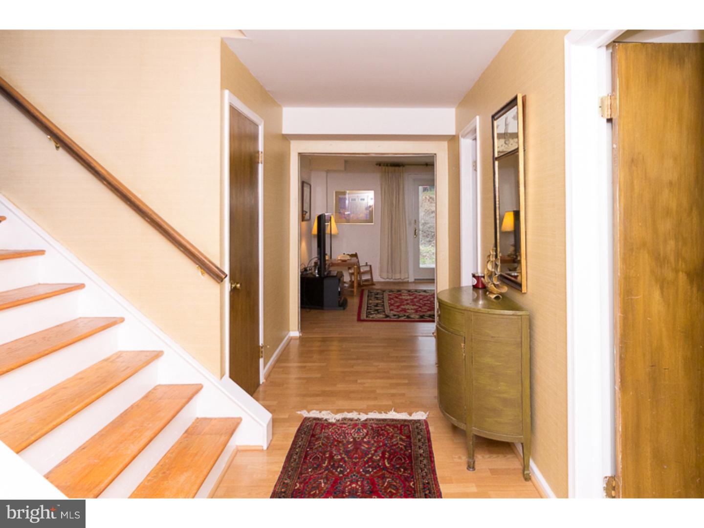 94 Oakford Road Wayne, PA 19087 - Photo 5 of 24 Foyer