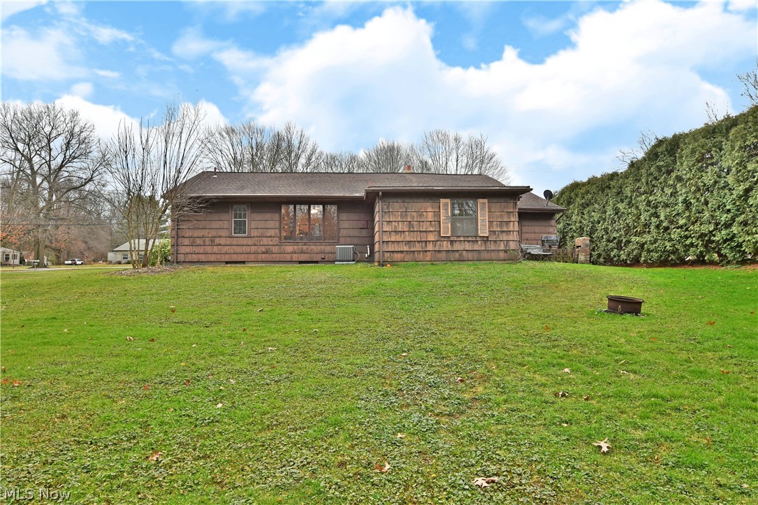 1263 Howland Wilson Road Northeast Warren, OH 44484 - Photo 5 of 34 Gallery Image 5