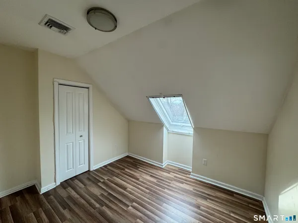 $2,200 | 423 Whalley Avenue, New Haven, CT 06511