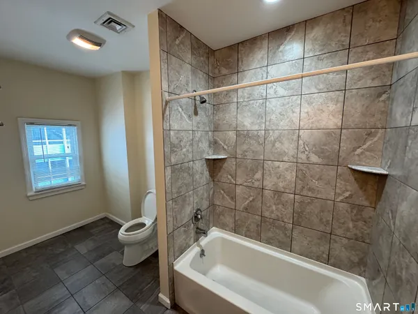 $2,200 | 423 Whalley Avenue, New Haven, CT 06511