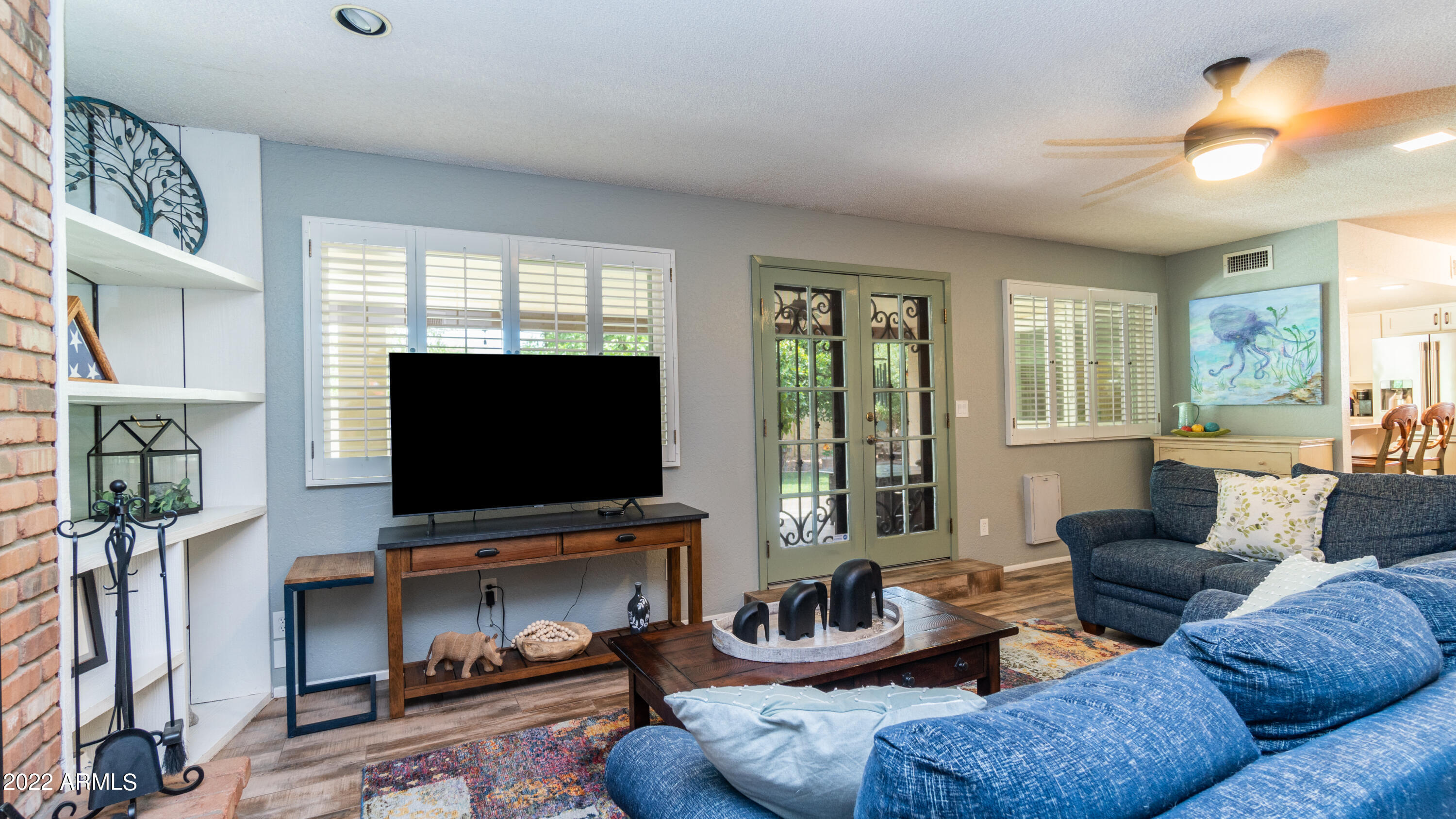 601 East Winged Foot Road Phoenix, AZ 85022 - Photo 9 of 41 601 E WINGED FOOT RD-19