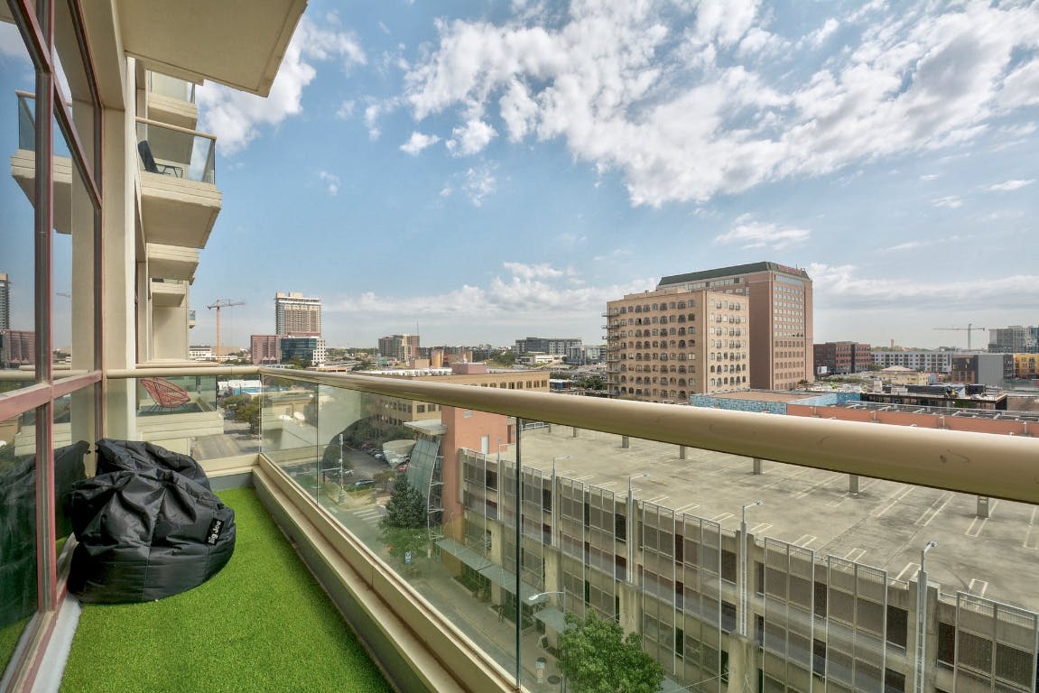 555 East 5th Street, Unit 723 Austin, TX 78701 - Photo 15 of 18 a view of swimming pool from a balcony