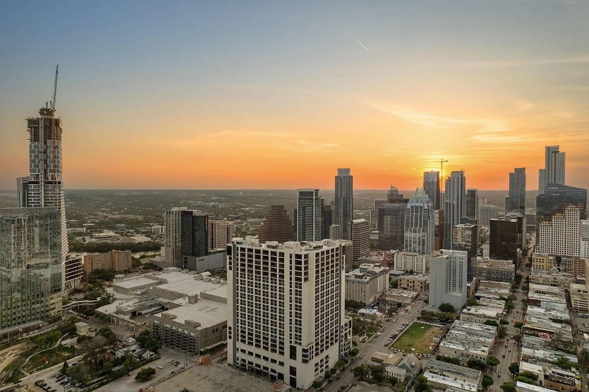 555 East 5th Street, Unit 723 Austin, TX 78701 - Photo 17 of 18 a view of a city