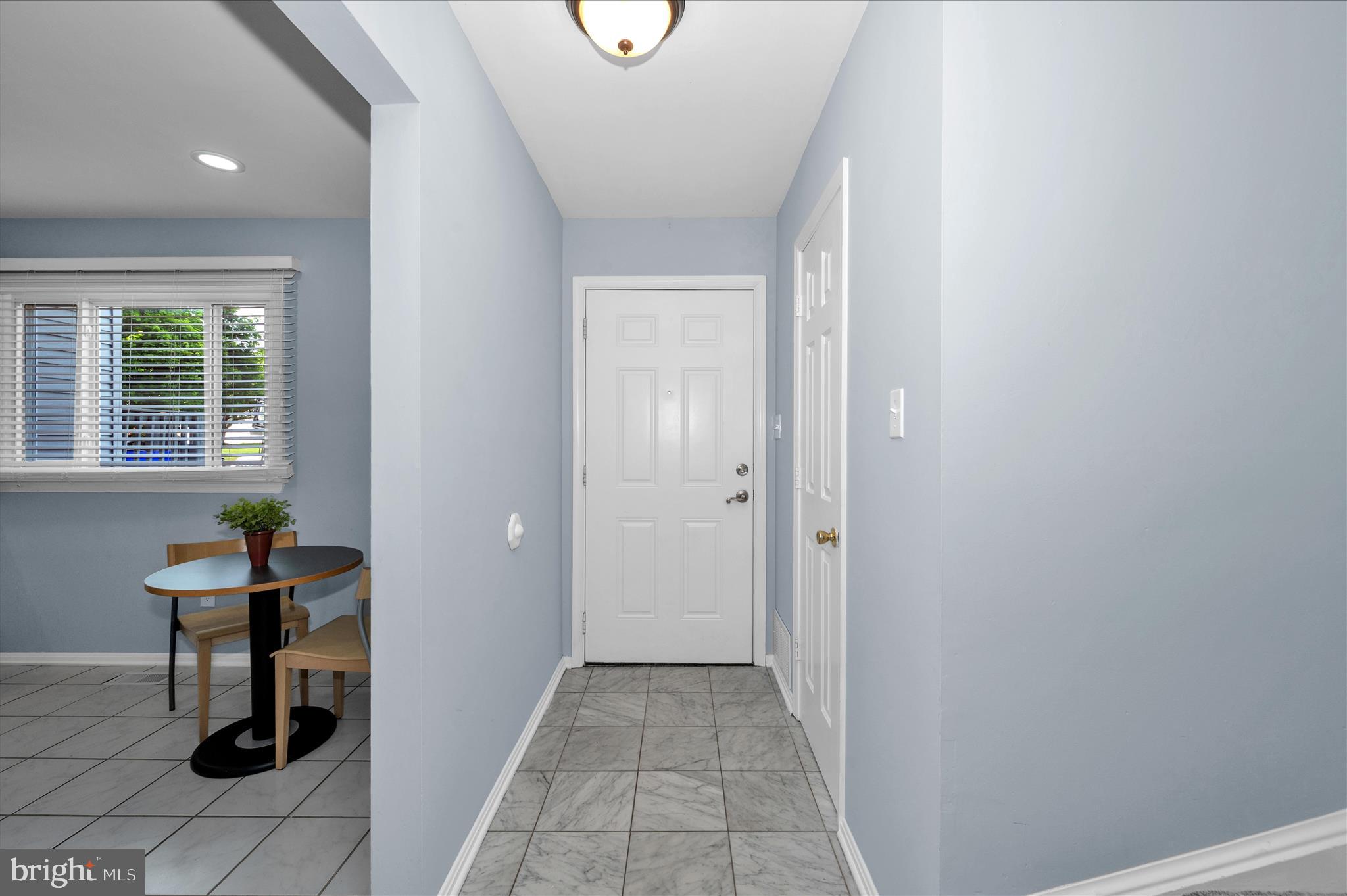 10120 Nightingale Street Gaithersburg, MD 20882 - Photo 5 of 56 Entry