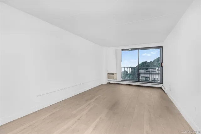 $2,100 | 1155 Warburton Avenue, Unit 7X, Yonkers, NY 10701