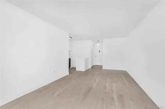 $2,100 | 1155 Warburton Avenue, Unit 7X, Yonkers, NY 10701