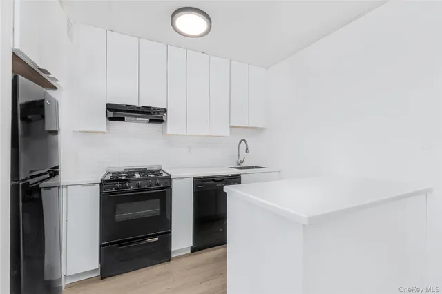 $2,100 | 1155 Warburton Avenue, Unit 7X, Yonkers, NY 10701