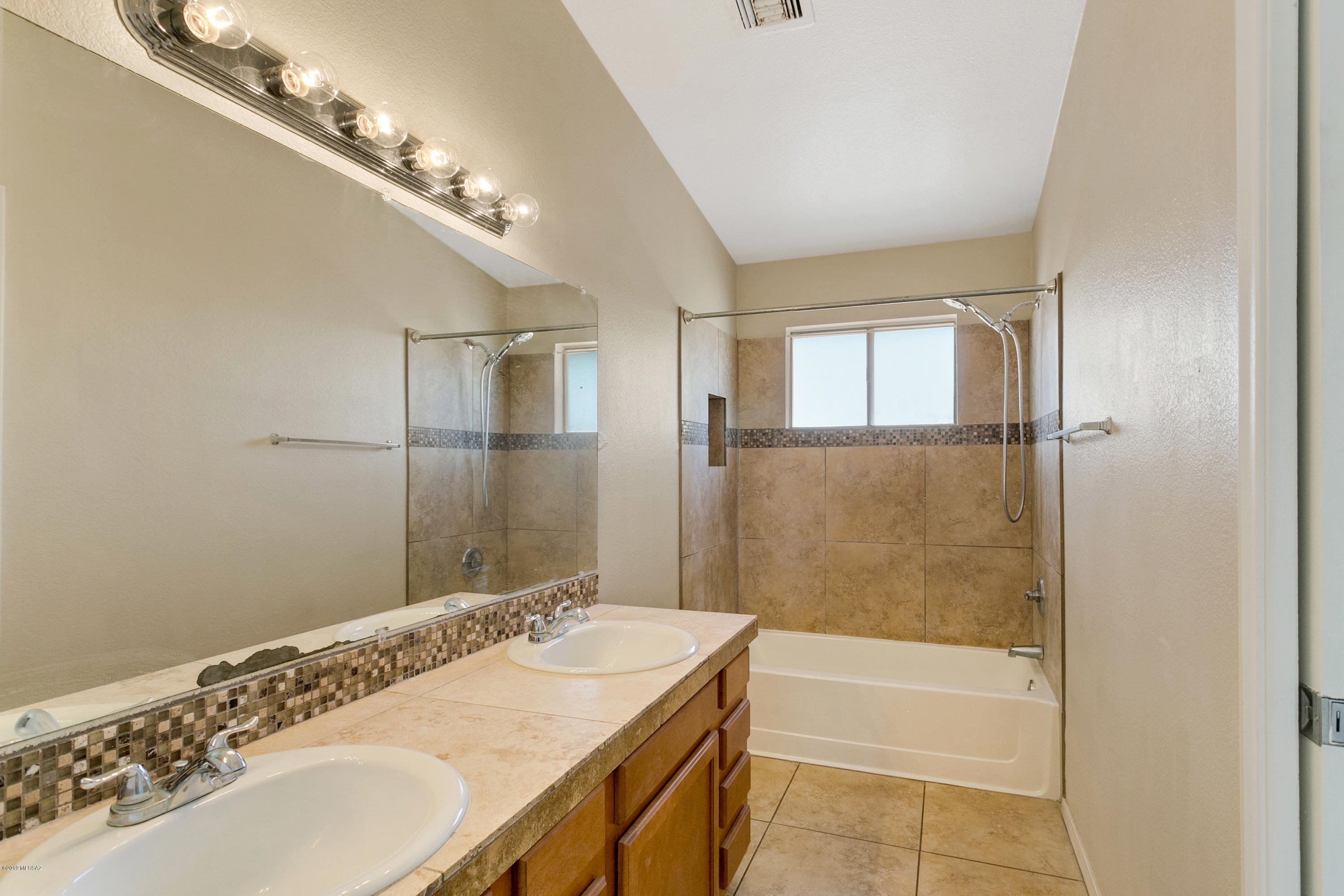 5750 North Ezybrook Road Tucson, AZ 85741 - Photo 15 of 24