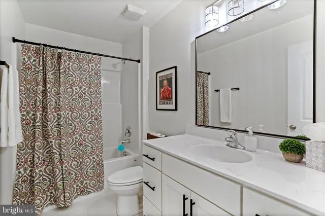 $439,900 | 617 New Avenue, Front Royal, VA 22630