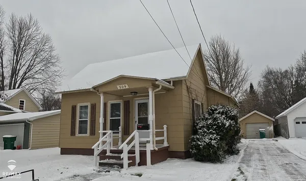 $122,000 | 209 West Stewart Street, Owosso, MI 48867