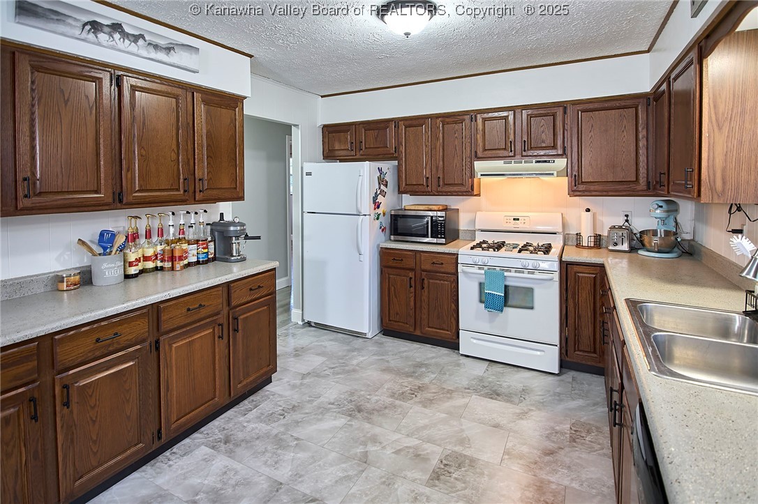2049 Buff Crk Road Hurricane, WV 25526 - Photo 28 of 49 Gallery Image 28