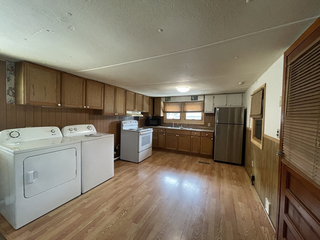 11 Groton School Road, Unit 5 Ayer, MA 01432 - Photo 8 of 16 Gallery Image 8