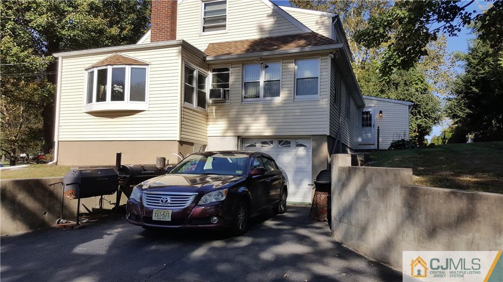 28 Voorhees Road New Brunswick, NJ 08901 - Photo 3 of 20 Gallery Image 3